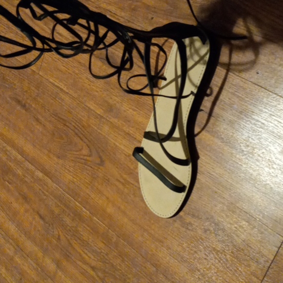 Never have wore these. VERY CUTE!!!! - Picture 4 of 7